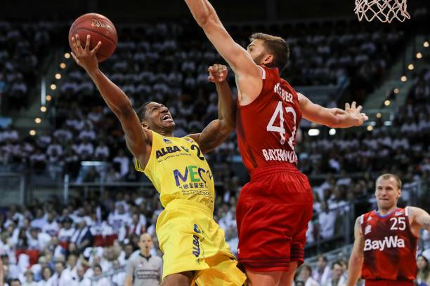 阿马杜由于 阿马杜由于